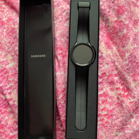 Bnib galaxy Samsung watch 5 - Picture 2 of 2